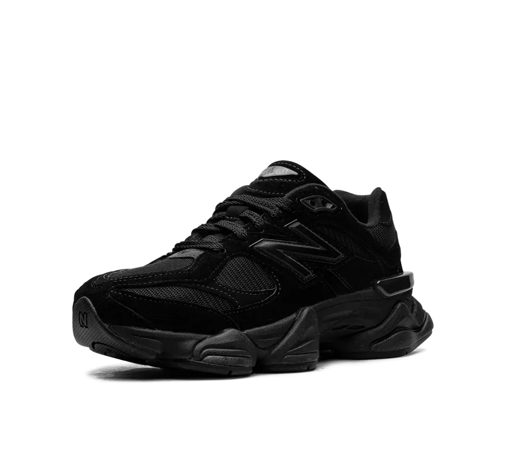 New Balance 9060 „Triple Black“
