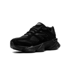 New Balance 9060 „Triple Black“
