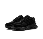 New Balance 9060 „Triple Black“