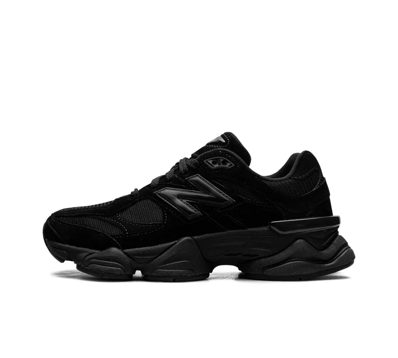 New Balance 9060 „Triple Black“